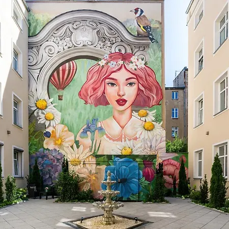 Komeda Hidden In Old Town By Renters Apartment Poznan