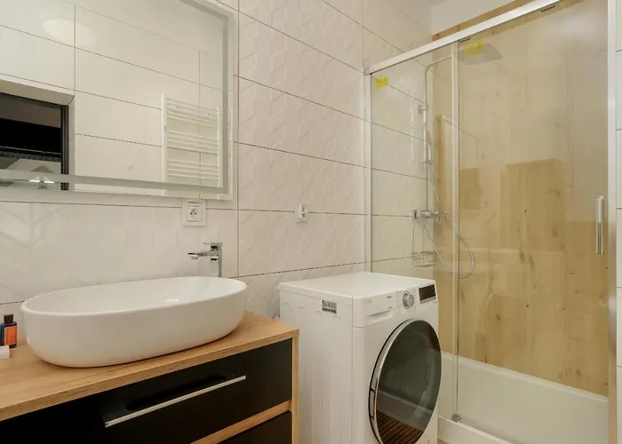 Komeda Hidden In Old Town By Renters * Posen