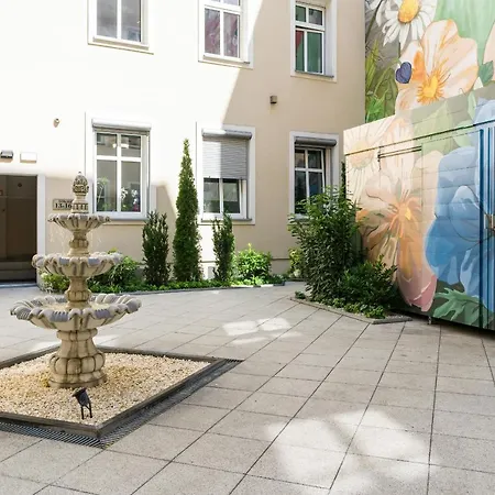 Komeda Hidden In Old Town By Renters 포즈난