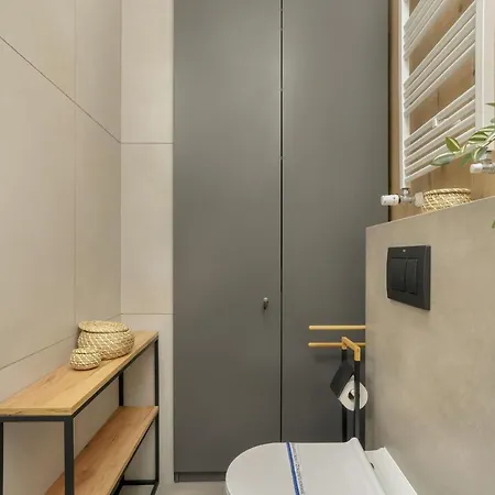 Komeda Hidden In Old Town By Renters * 波兹南