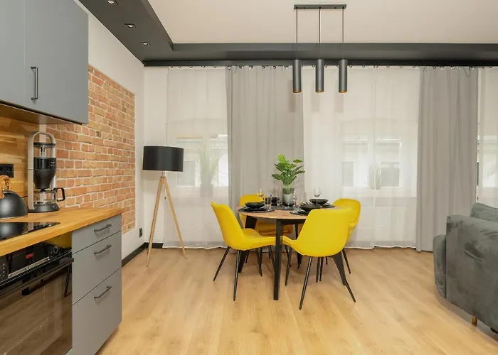 Komeda Hidden In Old Town By Renters Daire Poznan