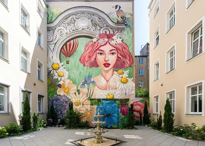 Komeda Hidden In Old Town By Renters Daire Poznan